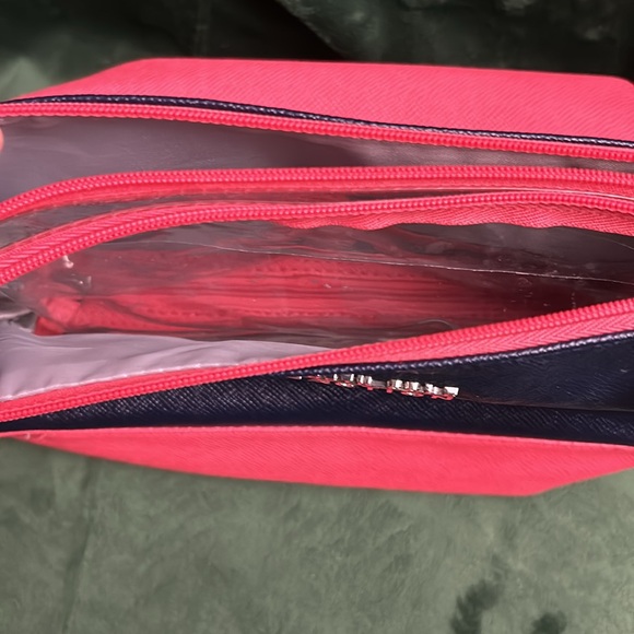 Like new Kenneth Cole Reaction bag with good pockets (I only sell through posh) - Picture 2 of 3